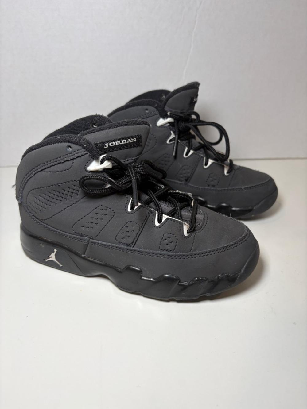 Nike Air Jordan 9 Retro sneakers in an Anthracite colorway toddler size 11